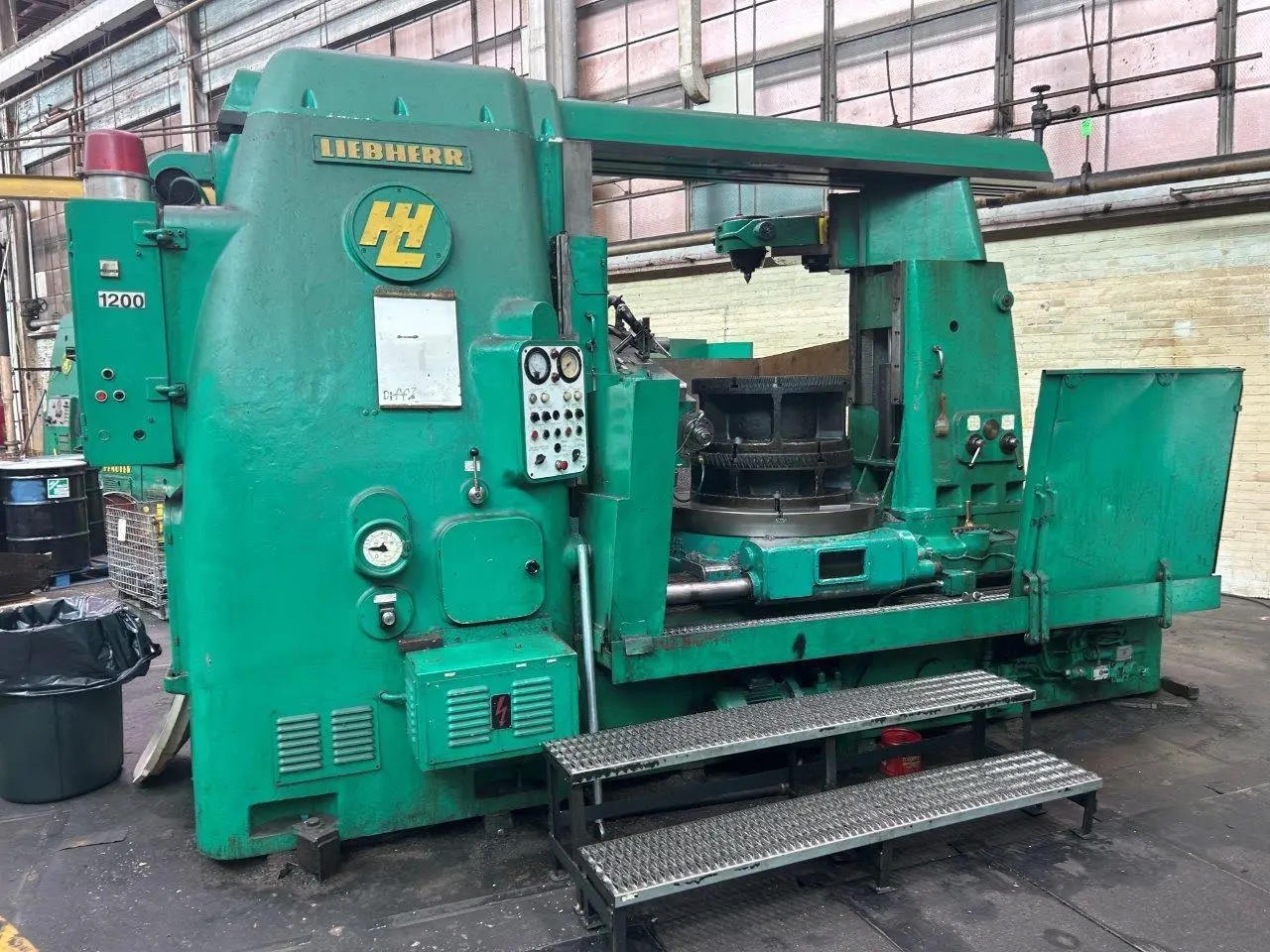 USED 1971 LIEBHERR L-1200