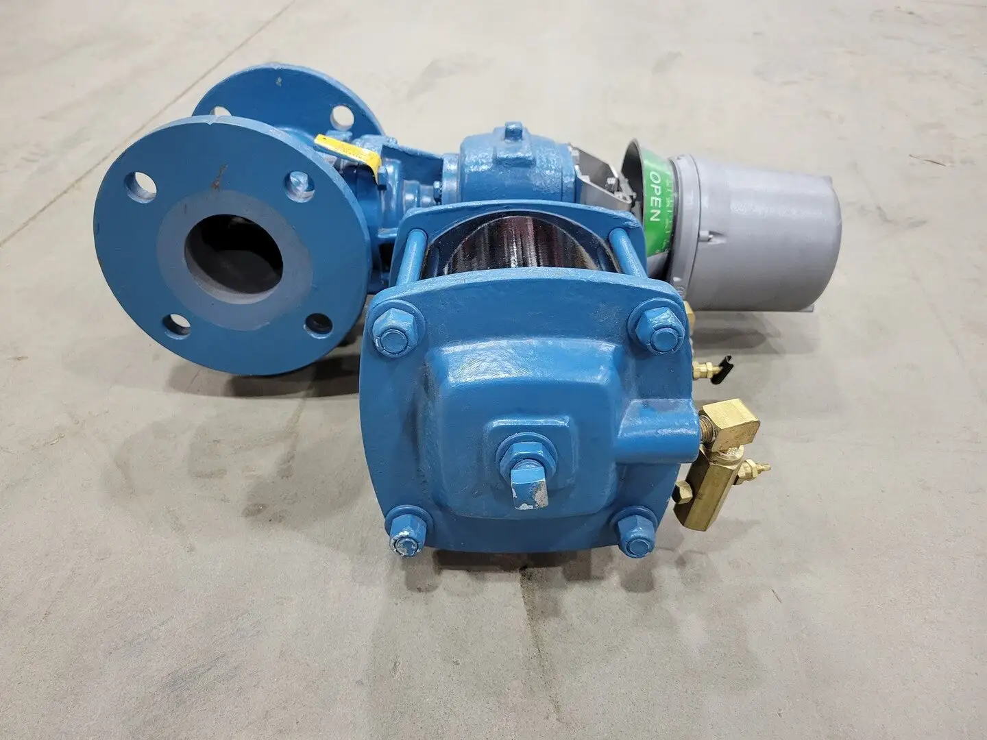 PowerRac Cylinder Actuator w/ Mech. Switch & 2-1/2" Bonnet Gate Valve