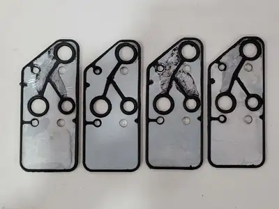 USED CUMMINS 3332181