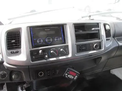Used 2012 HINO 268 Box trucks Manitoba CA | Conquest Truck & Auto Sales #1421365