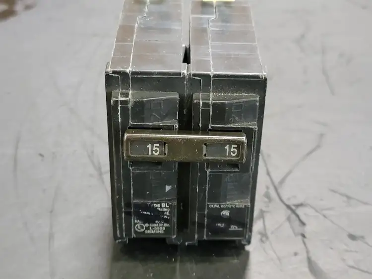 Used SIEMENS B215 Switchgears British Columbia CA | Lenmark #242145