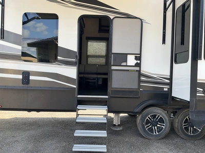 Used 2022 GRAND DESIGN MOMENTUM Campers, Caravans, Motorhomes Michigan US | Miedema Asset Management Group #1366695