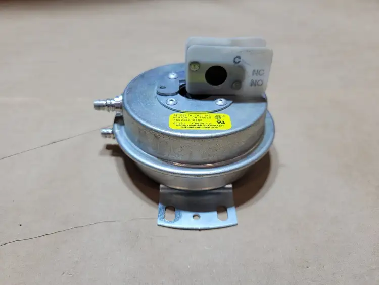 Used TRIDELTA IND. INC. FS6216A-2488 Switchgears British Columbia CA | Lenmark #835840