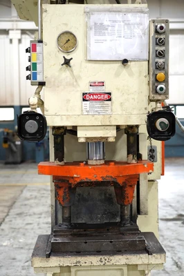 USED 2000 GREENERD PRESSES GREENERD HCA-40-30R8 PRESS