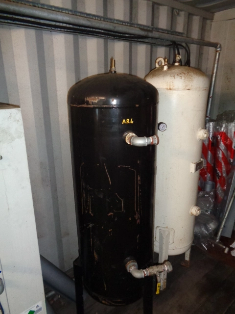 272 L M/S Vertical air  receiver