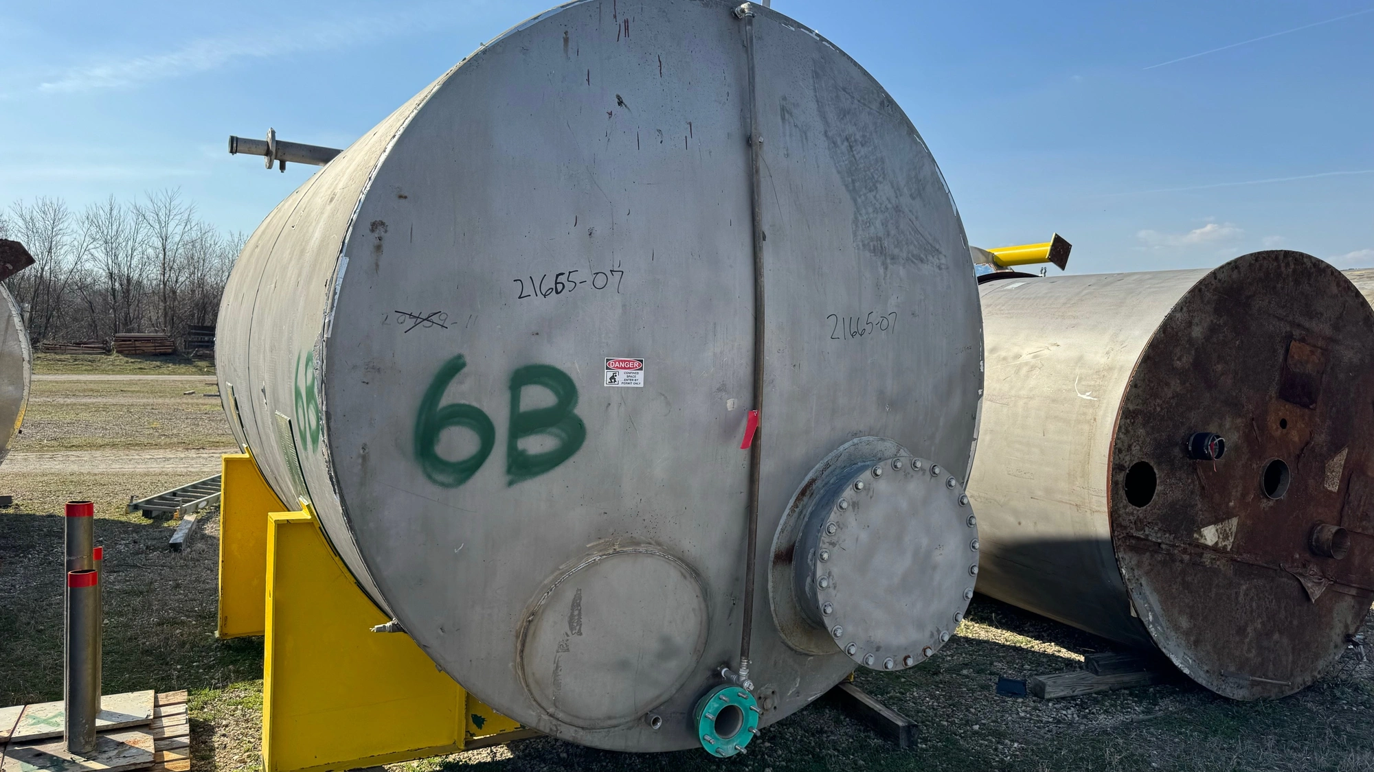 5,000 Gallon Horizontal Stainless Steel Tank, 8'6" Dia. X 12'11" Long