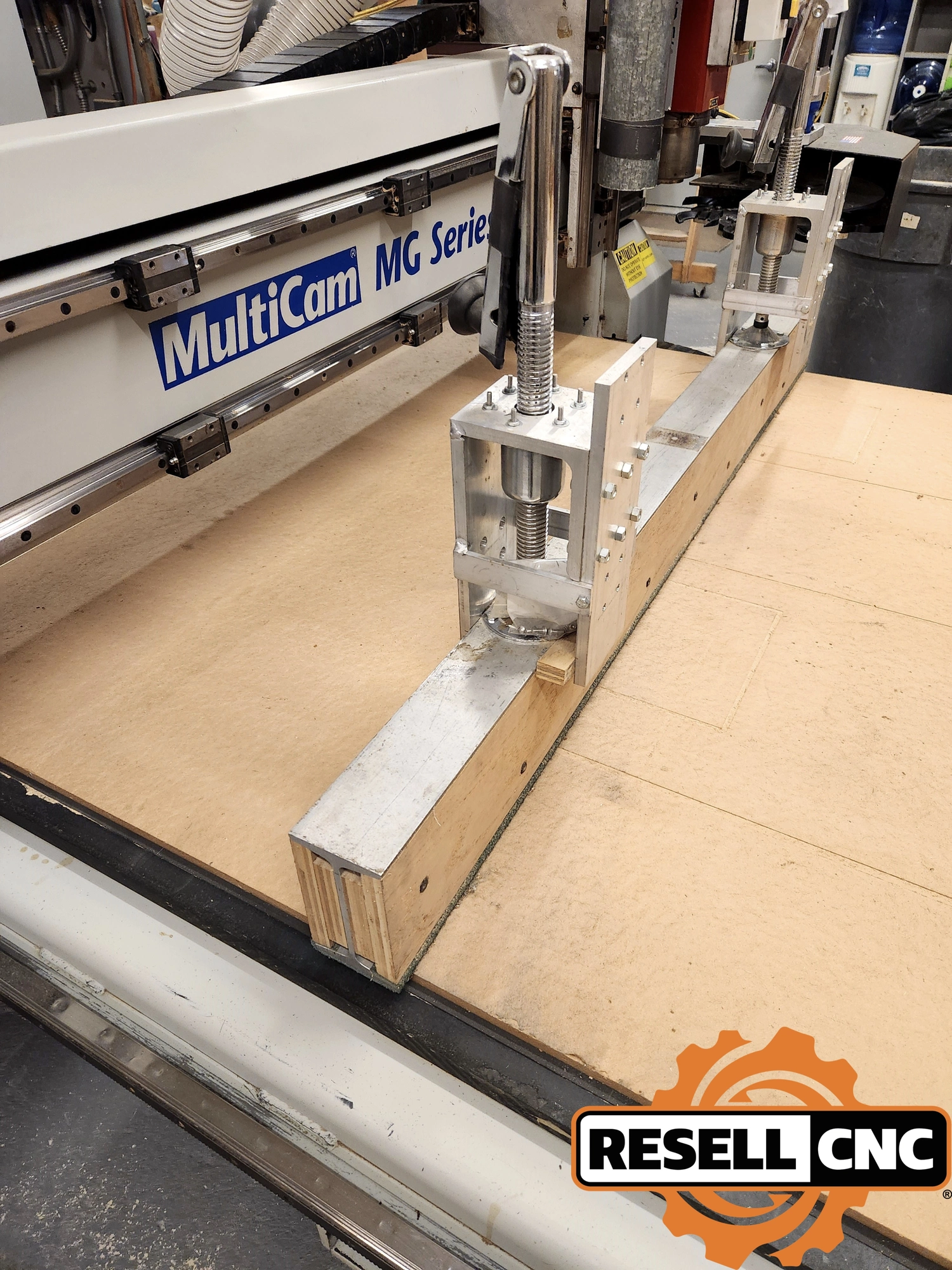 USED 2003 MultiCam MG204