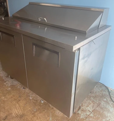 75-0339 True 48'' Self Contained Sandwich Prep Station Cooler TSSU-48-12-HC