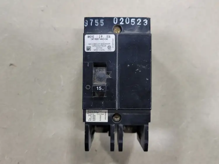 Used FEDERAL PIONEER NH215 Switchgears British Columbia CA | Lenmark #242257
