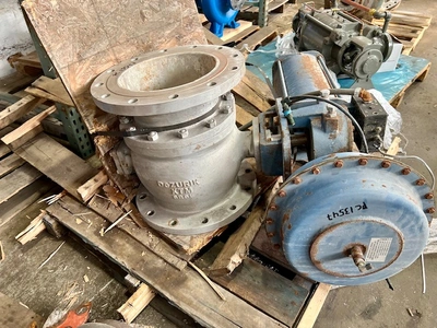 12" Dezurik Figure 551 Stainless Steel Valve Air Operated