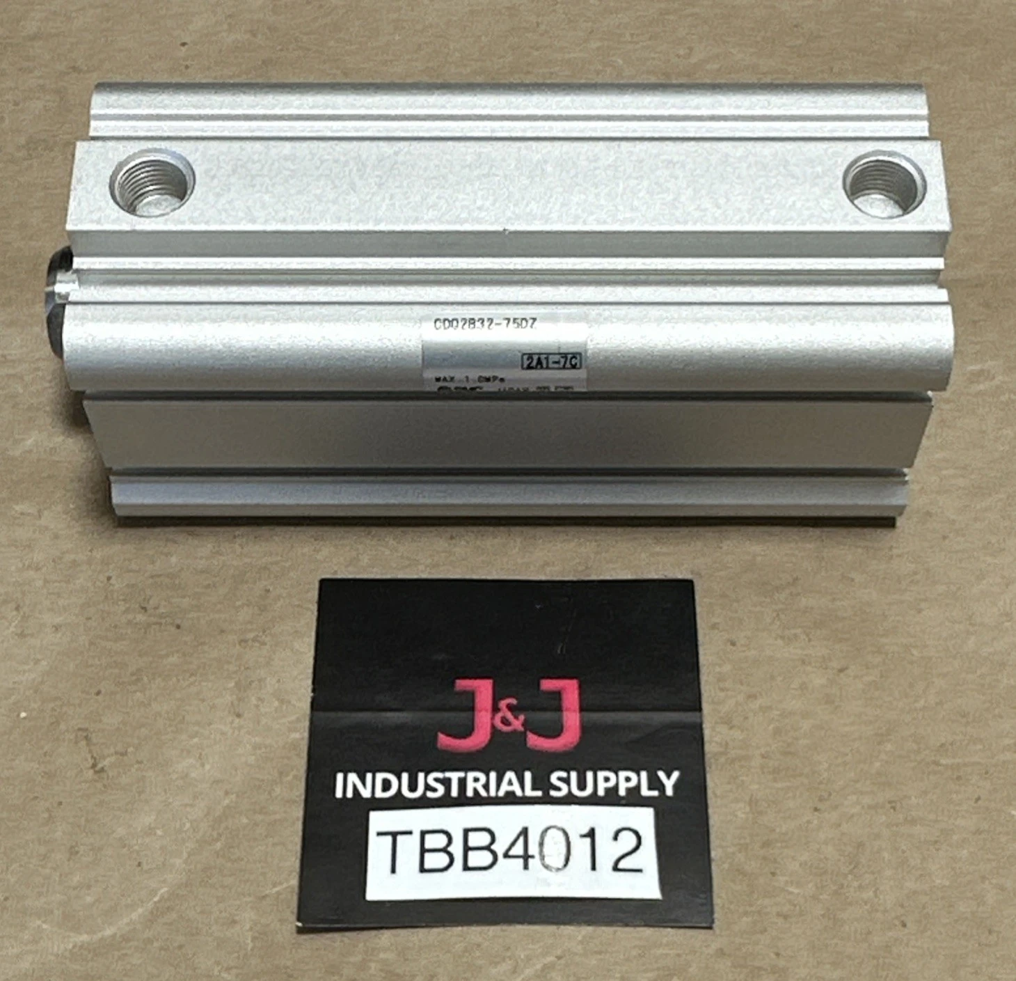 NEW SMC CDQ2B32-75DZ