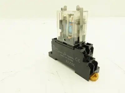 Omron MY2N-D2 Socket Relay 24VDC With Base PYF08A-E Lot Of 12