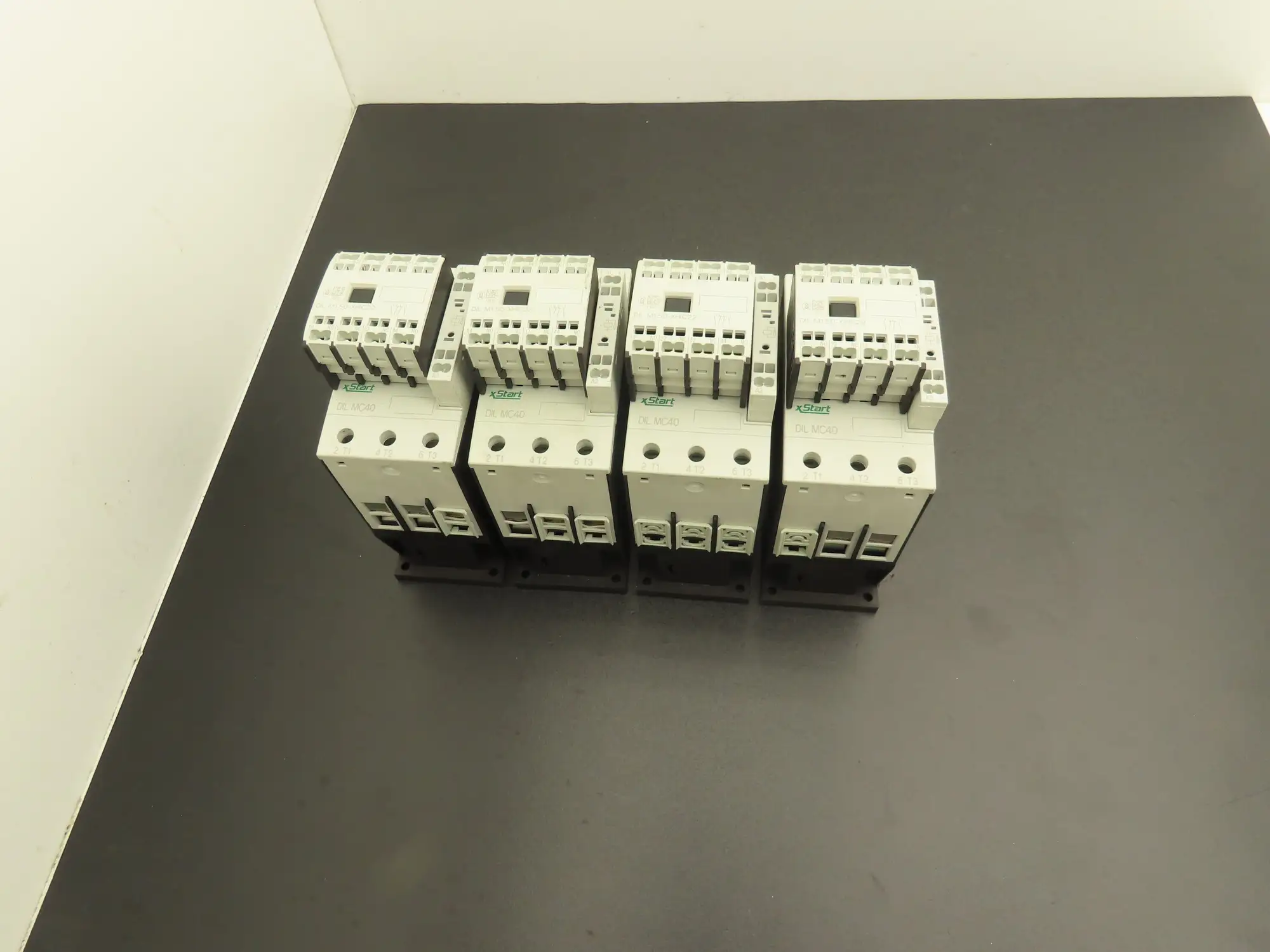 Siemens DIL MC40 Contactor 40Hp 600v 3Ph Aux Contact 4NC 4NO Lot of 4