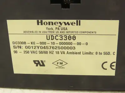 Honeywell UDC3300 Digital Temperature Controller DC330B-KE-000-10-000000-00-0