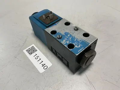USED VICKERS DG4V-3-22A-M-U-HL-7-60