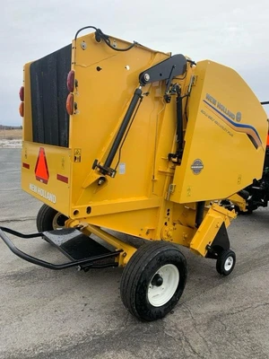 New | in-Stock 2026 NEW HOLLAND ROLL-BELT 450 UTILITY Square Balers Maine US | Beauregard Equipment #1511370