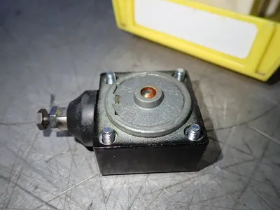 Used HONEYWELL LSZ1W Relays & Switches | HGR 24 #739084