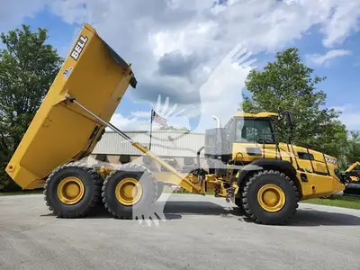 USED 2023 BELL B30E