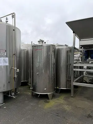 New Stock Letina 528 Gallon / 2000L SW Closed Top Storage Tank