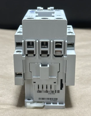 NEW Allen-Bradley 100C3700