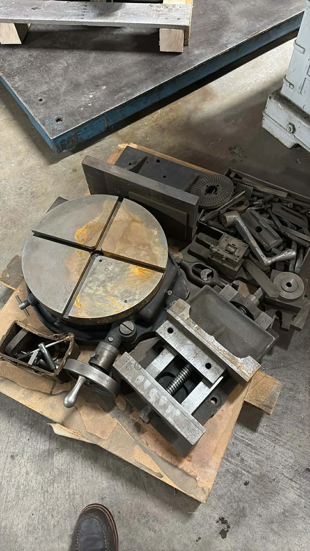 USED LOT OF Milling Machine Tooling