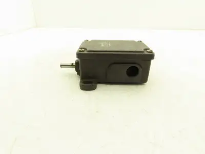 Schmersal MSP 452-11/11Y Rotating Spindle Limit Switch 250V 6A 10mm" Shaft