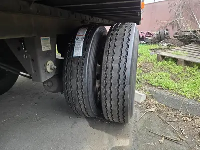 USED 2011 UTILITY 53FT
