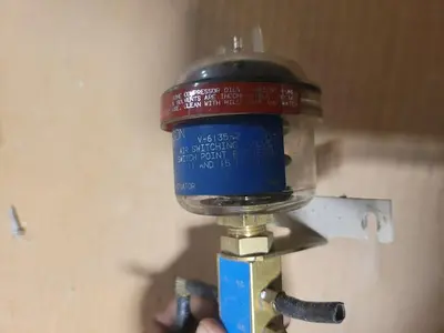 USED JOHNSON CONTROLS V-6135-2