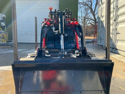 Skid Steer Loader (FT-323W)