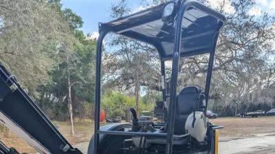 USED 2022 Deere 26G