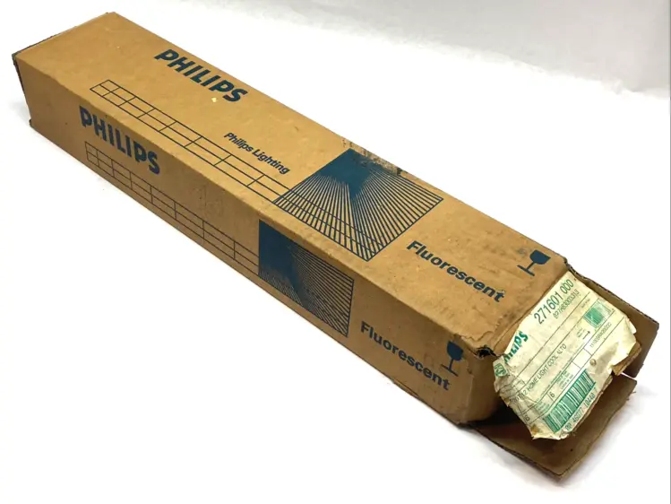 New | in-Stock Philips Fluorescent Tube 20W 24" Cool White BOX OF 4 Light Source Equipment Michigan US | Maverick Industrial Sales #1401830