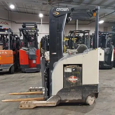USED 2016 CROWN RR5725-45