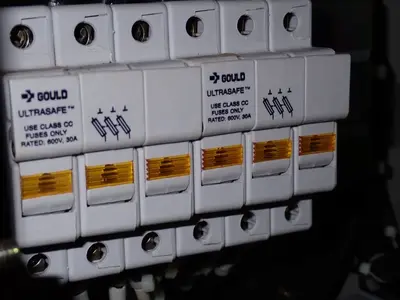 USED 2000 YASKAWA ELECTRIC CORPORATION YASNACXRCUP20
