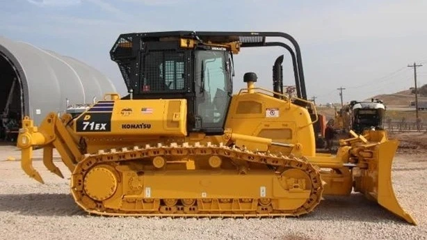 USED 2023 Komatsu D71EX-24