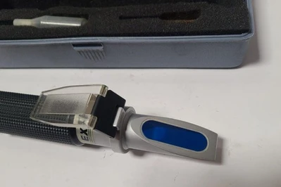 EXTECH RF11 Refractometer PORTABLE