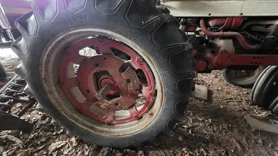 FARMALL 560 Tractor | Iron Listing (32)