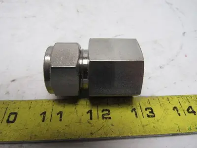 Parker 16FSC12N-316 A-LOK 3/4" Tube To 3/4" NPT Female Connector