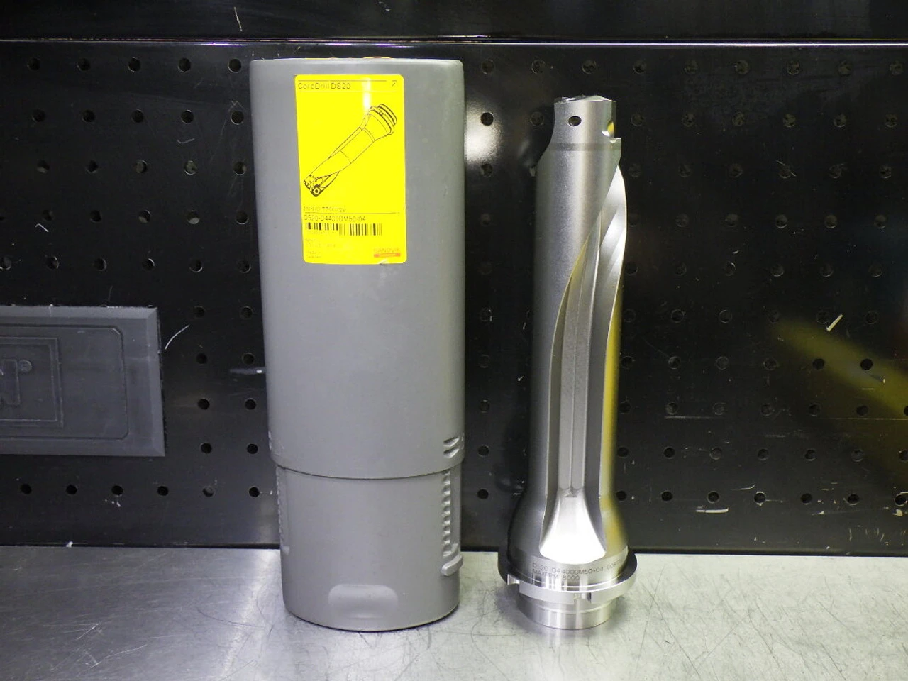 Sandvik MDI50 44mm Coolant Thru Indexable Drill DS20-D4400DM50-04 (LOC2537)
