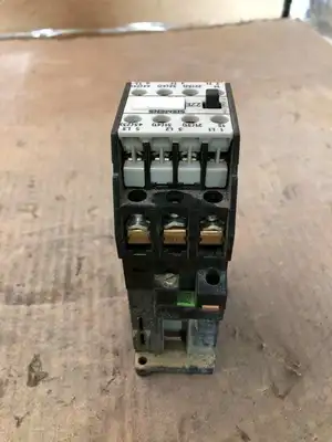 SIEMENS 3TB43 17-OB NEMA Size 1 Contactor 600V 30A AC1 -NIB