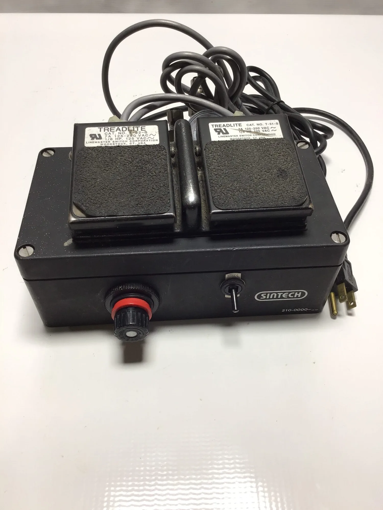 Sintech 210-0000 Industrial-Style Dual Foot Switch Controller 7A 1/6HP