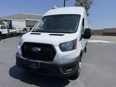 USED 2022 FORD E-350