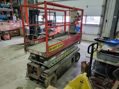 Used SKYJACK SJIII-3220 Scissor Lifters British Columbia CA | Lenmark #913477
