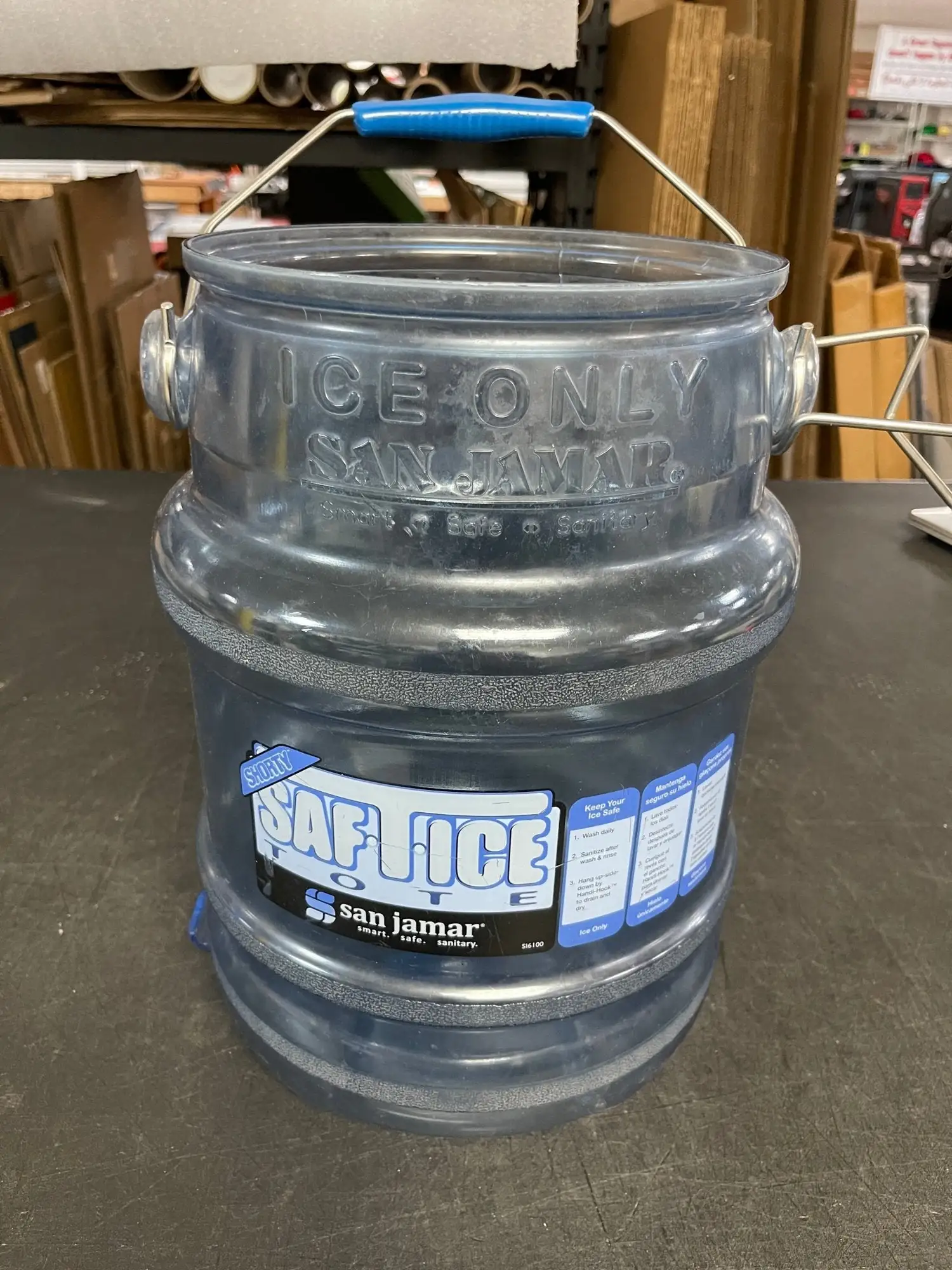 Used San Jamar Used San Jamar SI6100 Shorty Saf-T-Ice 5 Gallon Polycarbonate Ice Tote - JD Food Preparation & Supplies Illinois US | Falcon Restaurant Supply #1375188