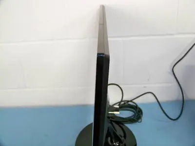Dell Optiplex 390 Desktop Tower PC, Samsung Monitor and Logitech Keyboard/Mouse Combo