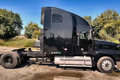 Used 2001 FREIGHTLINER FLD 120 Conventional trucks Indiana US | Proxy Equipment #1384951