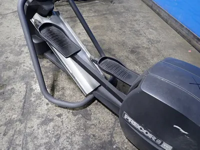 USED PRECOR EFX524