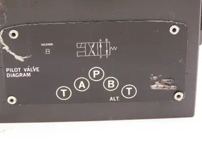 Used VICKERS _UNKNOWN_ Valves/Fittings Indiana US | Arrow Industrial #1316974