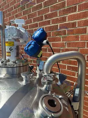 USED DCI 500 LITER STAINLESS STEEL JACKETED REACTOR 45 PSI W/ 0.5 HP MIXER