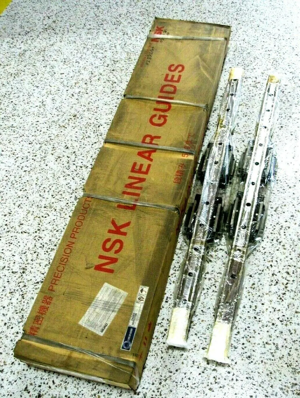 NEW BOX OF 2 NSK LY451120FL2G04P6Z4 LINEAR GUIDES 40-1/4" 1128315/00