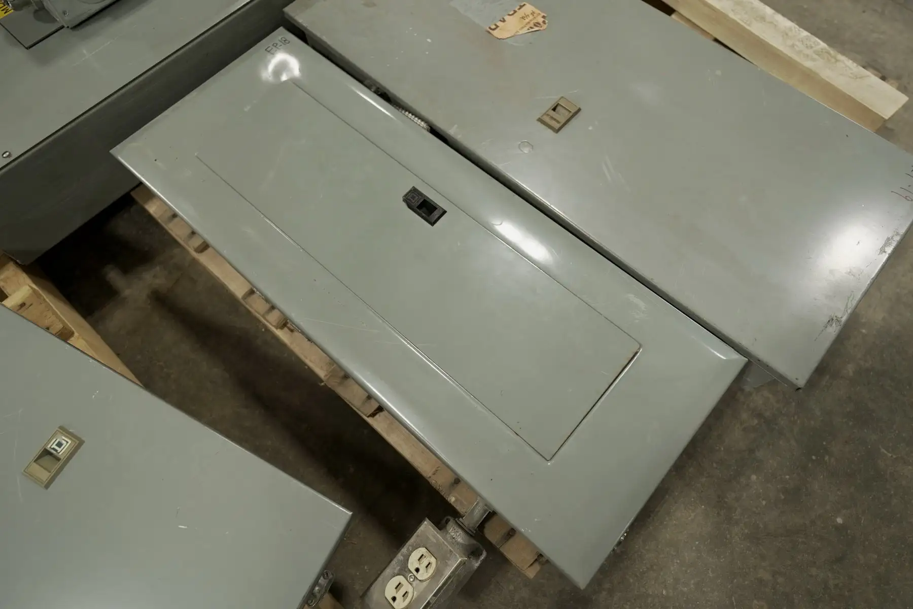 Used Square D 200A (120V/208V) Electrical Panel Electrical Panels Alberta CA | Stan Canada #1344165